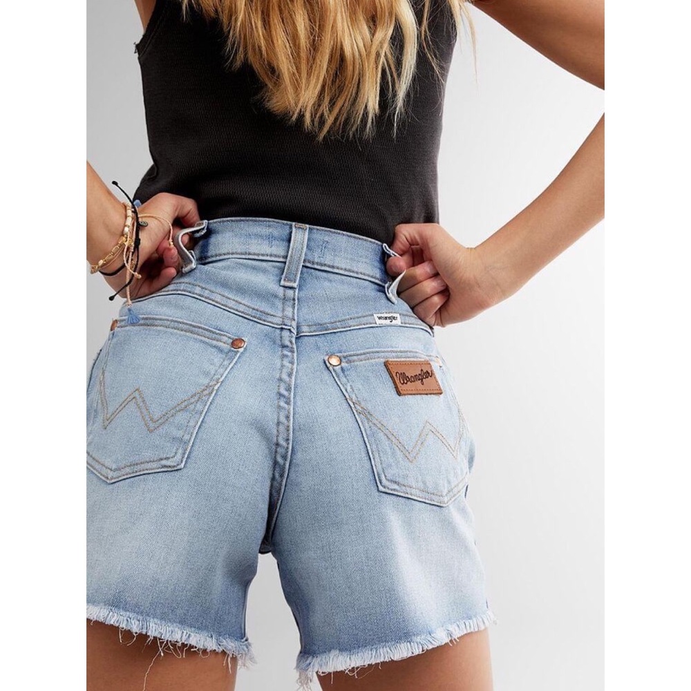 Wrangler | High Rise A-Line Stretch Short - Picture 6 of 12